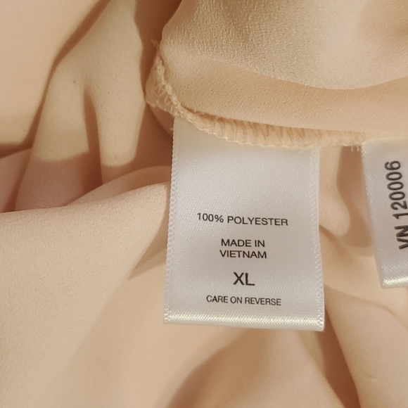 New York and Company blouse XL gently worn - Picture 9 of 10